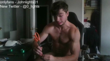 Johnlights0  21-07-2021